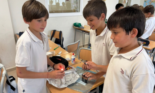 Projecte de Science: El desafiament del circuit elèctric